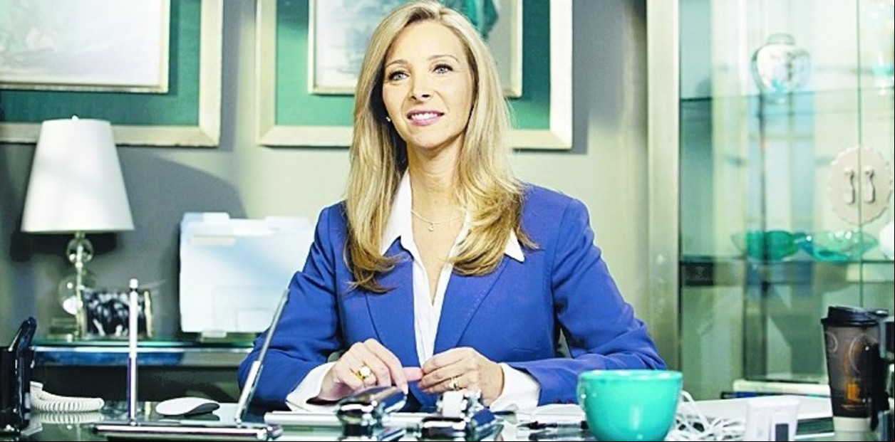 Web Therapy.  Lisa Kudrow interpreta a la doctora Wallice que atiende en tres minutos y a través de una cámara web.
