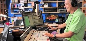 Badía regresó a la radio con amigos