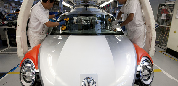 A pesar de las amenazas de Trump, México vende más autos a los EE.UU.