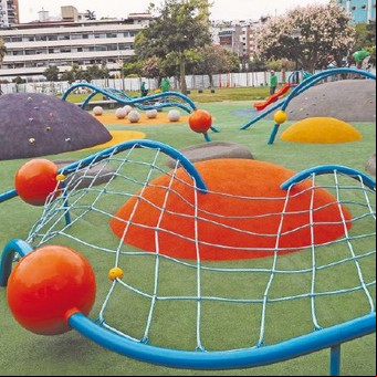 Parque Centenario: reabre hoy renovado y con rejas