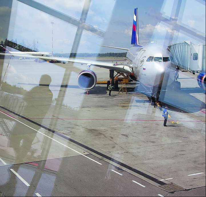 Un avión ruso de Aeroflot en Moscú se prepara para la partida/AP