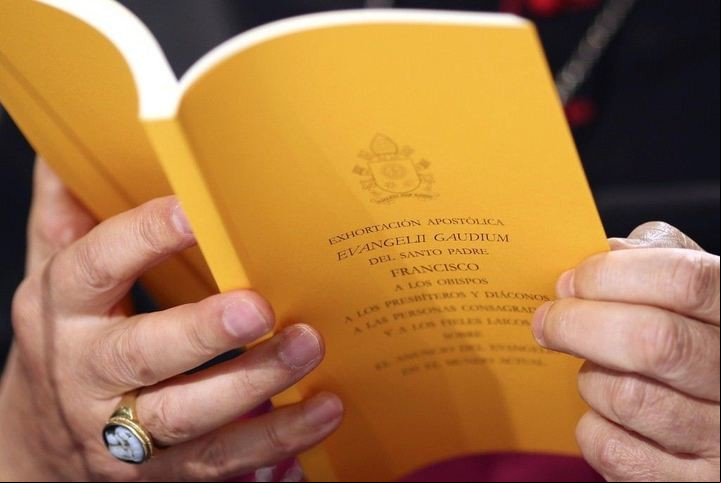 CLAIMA20131126_0142 Presentan la primera encíclica del Papa Francisco, Evangelii Gaudium. (REUTER)