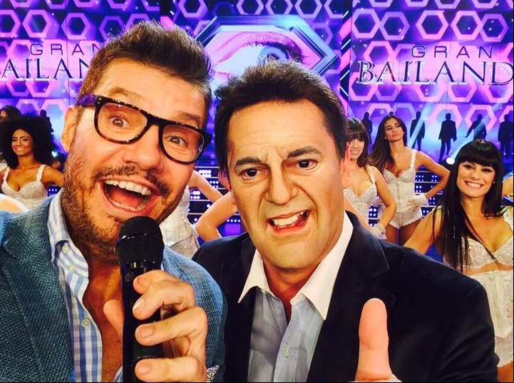 Selfie de Tinelli con Sergio Massa, imitado por Roberto Peña (Twitter).