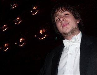Un prodigio: a los 27 años ya dirige una orquesta sinfónica