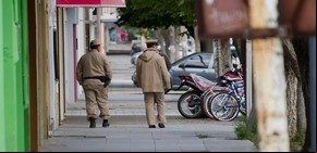 Santa Cruz anunció que desplazarán a todos los policías que están en huelga