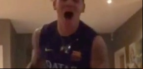 Marcos Rojo festejó desde Manchester el triunfo de Estudiantes