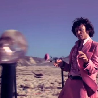 Enrique Bunbury anuncia que se retirará de los escenarios por problemas de garganta