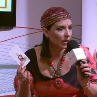 Jimena La Torre: predicciones y Tarot en la Feria del Libro