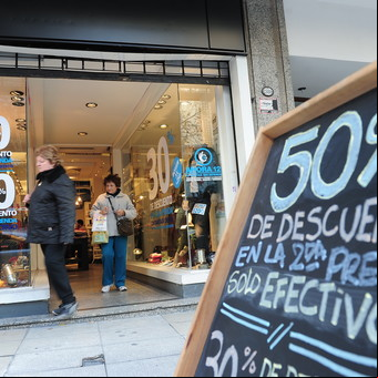 Sube la confianza del consumidor por primera vez desde enero