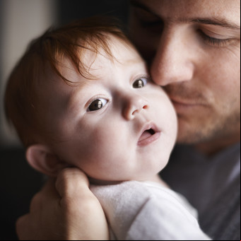 El rol del padre: menos autoritario, más sensible e involucrado
