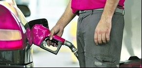 El truco de un mecánico experto para reducir el consumo de nafta sin modificaciones costosas en el auto