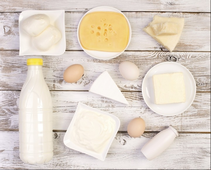 Excepto las leches larga vida (mientras están cerradas), todos requieren refrigeración
