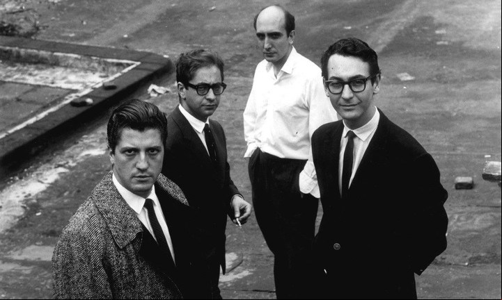 "Nueva figuración": los cuatro de la fama, al frente y a la izq. Rómulo Macció. A su lado, Deira y al fondo, Yuyo Noé. A la der. en primer plano, Jorge de la Vega. La histórica foto fue tomada por Sameer Makarius. CLAIMA20160311_0366  Sameer Makarius Los pibes de la renovación. EL grupo de la Nueva Figuración, en 1963. Macció, Deira, Noé, De la Vega. /Sameer Makarius