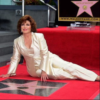 Angélica María recibe su estrella en Hollywood