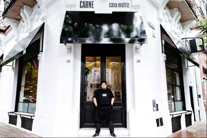 Mauro Colagreco en Carne, su restaurante de La Plata, su ciudad natal. Foto: Archivo.