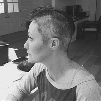 Por qué Shannen Doherty muestra su lucha contra el cáncer en redes sociales