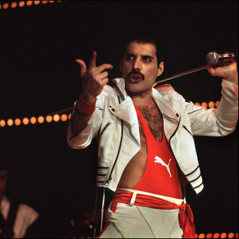 A quién odiaba y amaba Freddy Mercury: la biografía de Queen revela todos sus secretos