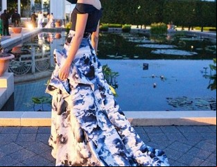 Escote bote: un ítem que marca el rumbo de la moda que viene