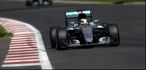 Hamilton logró la pole en México y se mantiene en carrera por el título