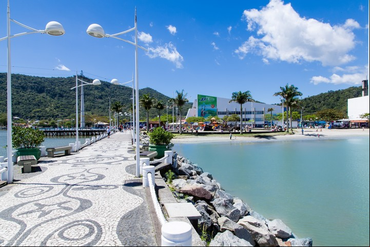 El muelle de la Barra Sul, en Camboriú.