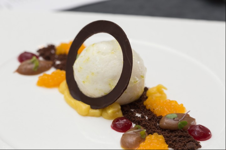 El mítico postre de mousse de coco y cardamomo (Departamento de Turismo de Islas Caimán).