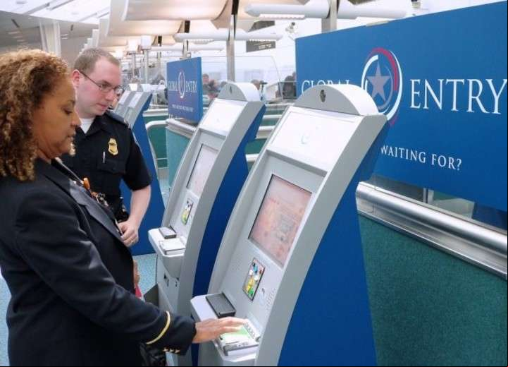 Los puestos Global Entry están equipados con tecnología biométrica.