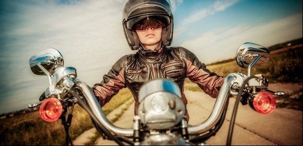 ¿Eres motociclista? Esto debes saber para ser una conductora responsable
