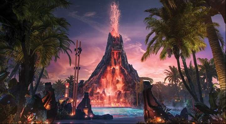 Por las noches, la "lava" del Krakatau en Volcano Bay (Universal Orlando).