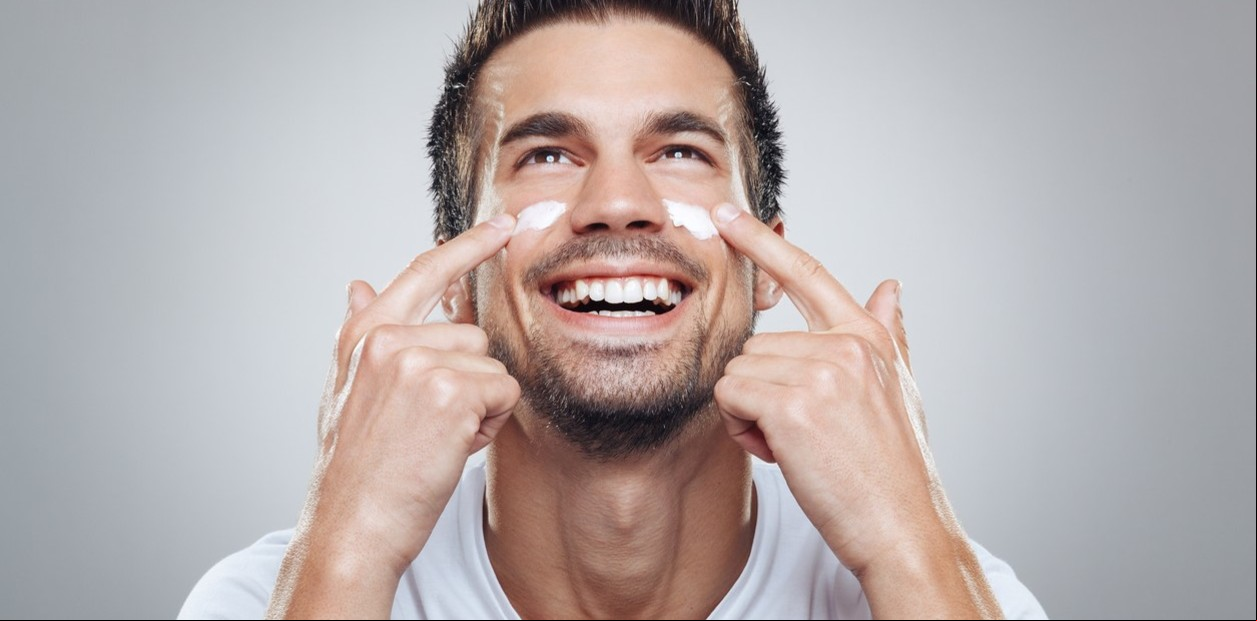 La vitamina que los japoneses usan en cremas para hidratar la piel y prevenir manchas en el rostro