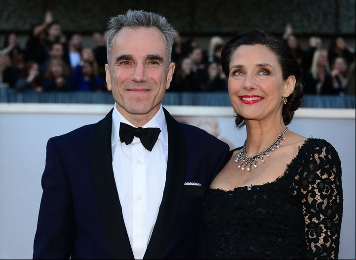Daniel Day-Lewis y su esposa Rebecca Miller en una de sus escasas apariciones públicas..La pareja vive retirada en un pueblo de Irlanda. (Foto:AFP).