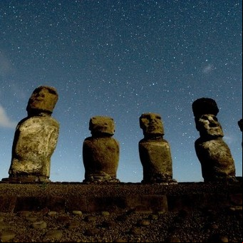 La Isla de Pascua y sus misterios corren peligro de desaparecer