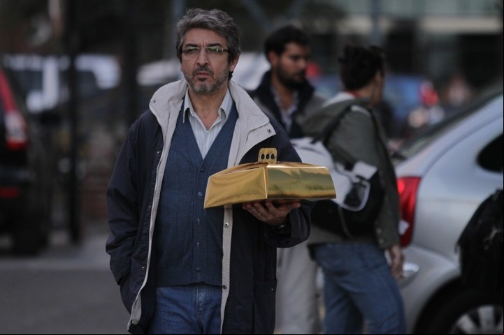 Ricardo Darín en un momento de calma, hasta que descubra que la grúa le llevó el auto.