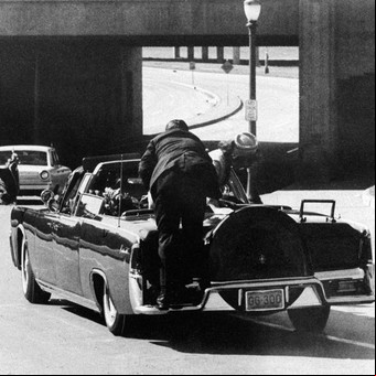 Murió Clint Hill, el guardaespaldas que trató de salvar a John F. Kennedy el día del atentado