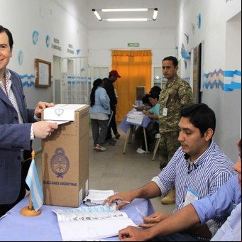 Al revés de otras provincias, Santiago del Estero unifica su elección con la nacional: elegirá gobernador, tres senadores y diputados