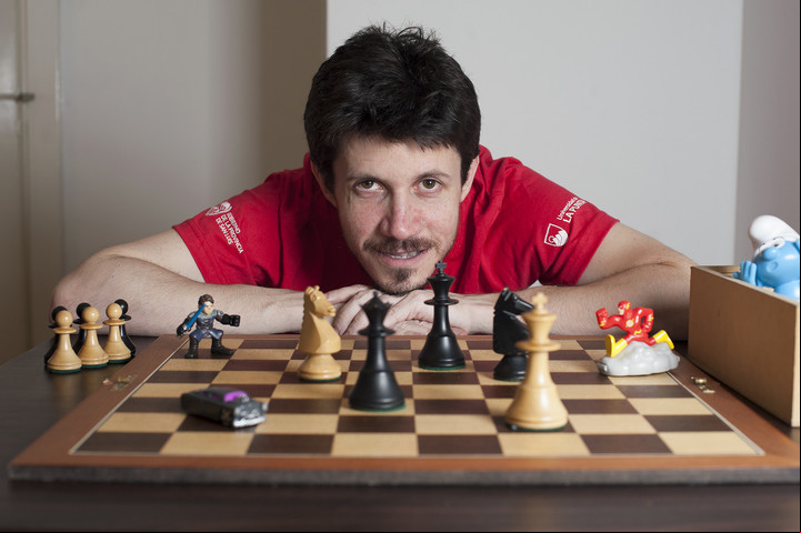 Diego Flores ganó dos veces el Premio Konex como uno de los mejores ajedrecistas nacionales.
Foto Rolando Andrade Stracuzzi