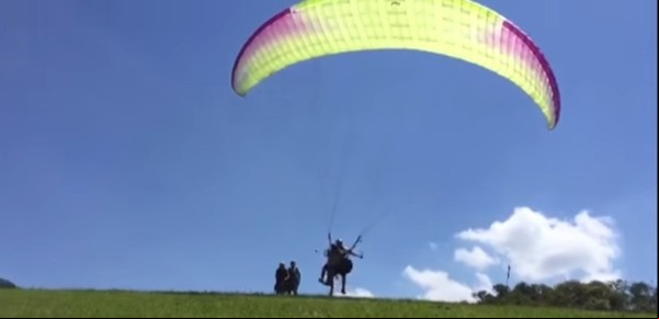 El accidente del parapente: los amigos de la médica reclaman una cámara GoPro que no aparece