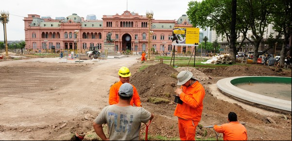 Plaza de Mayo: hay que restaurarla, no remodelarla