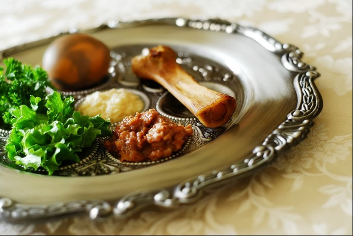 Entre matzá, jaróset y hierbas amargas, es una de las celebraciones más importantes del judaísmo. Foto: iStockPhotos.