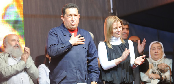 La caída de Saintout, la decana que premió a Hugo Chávez, Correa y Evo Morales por su aporte a la libertad de prensa