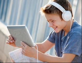 Los jóvenes se inician sexualmente con porno online: cómo evitarlo