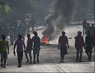 Tres muertos en Haití durante violentas protestas
