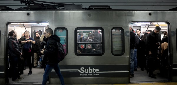 Nuevo aumento de subtes, peajes y colectivos en la Ciudad: desde cuando rigen las nuevas tarifas