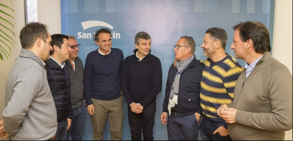 Efecto Cuadernos: sin despegar de Cristina Kirchner, los jefes del PJ sondean a Sergio Massa