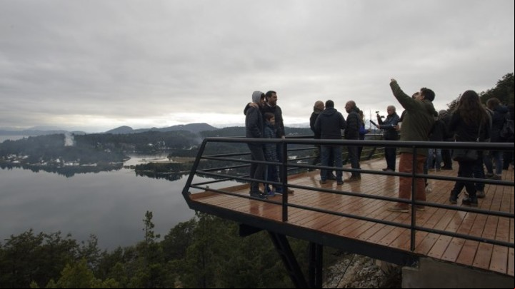 Nuevo mirador del Punto Panorámico, cerca de Bariloche, Río Negro.