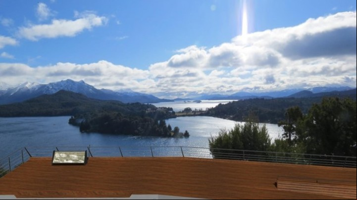Nuevo deck para irar las bellezas naturales del Circuito Chico de Bariloche, Río Negro.