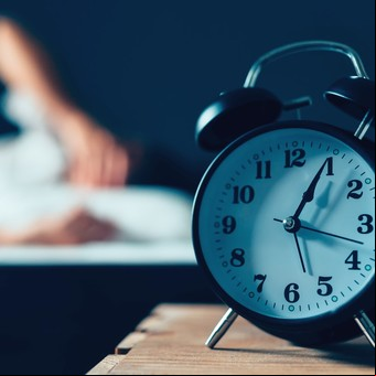 Advierten que dormir menos de seis horas aumenta el riesgo cardiovascular