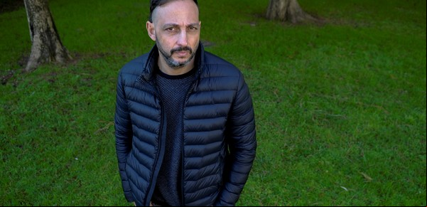 Ariel Staltari, la emocionante historia de vida del actor de "Un gallo para Esculapio"