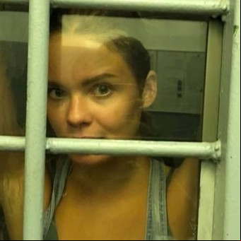 Volvieron a detener a una integrante y al vocero del grupo Pussy Riot en Rusia