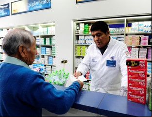 PAMI: buscan mejorar la cobertura en remedios y les quitan poder a los laboratorios