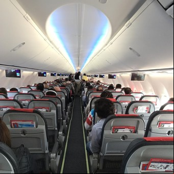 ¿Micro o avión? Es más barato volar que viajar por tierra a 5 ciudades turísticas del país